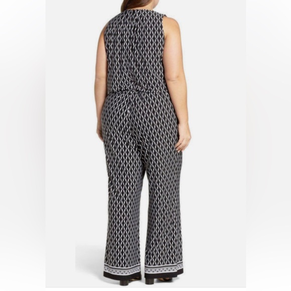 Tahari ASL Black and White Geometric Jumpsuit - Picture 2 of 11